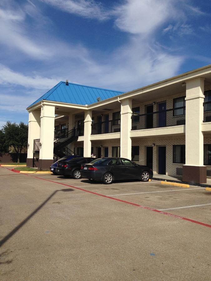 & Motel Mesquite