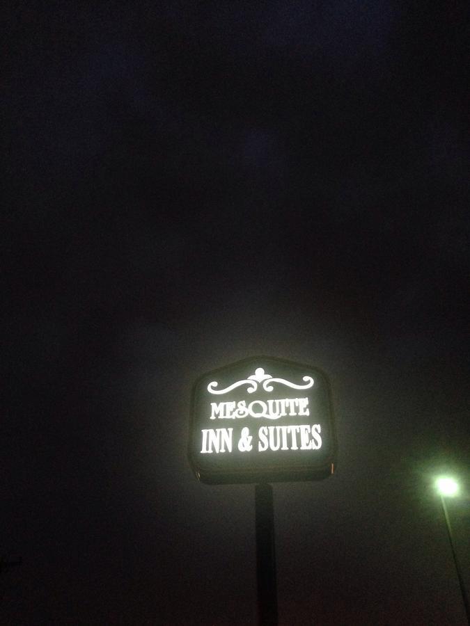 Motel & Mesquite